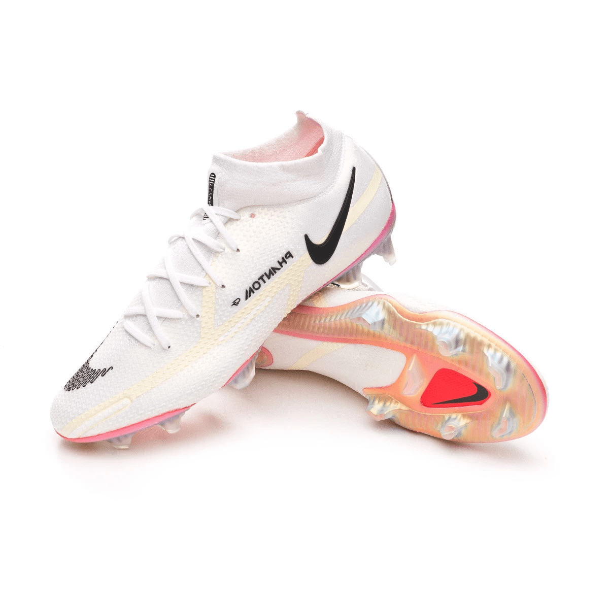 white nike phantom football boots